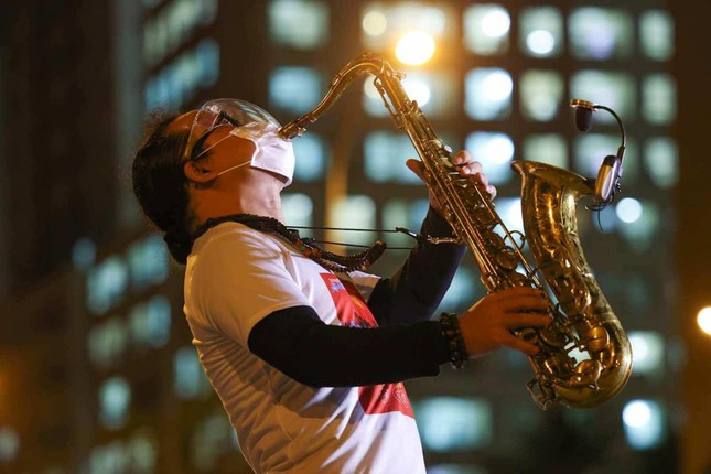 Nghệ sỹ saxophone Trần Mạnh Tuấn bị đột quỵ nặng phải cấp cứu ảnh 2