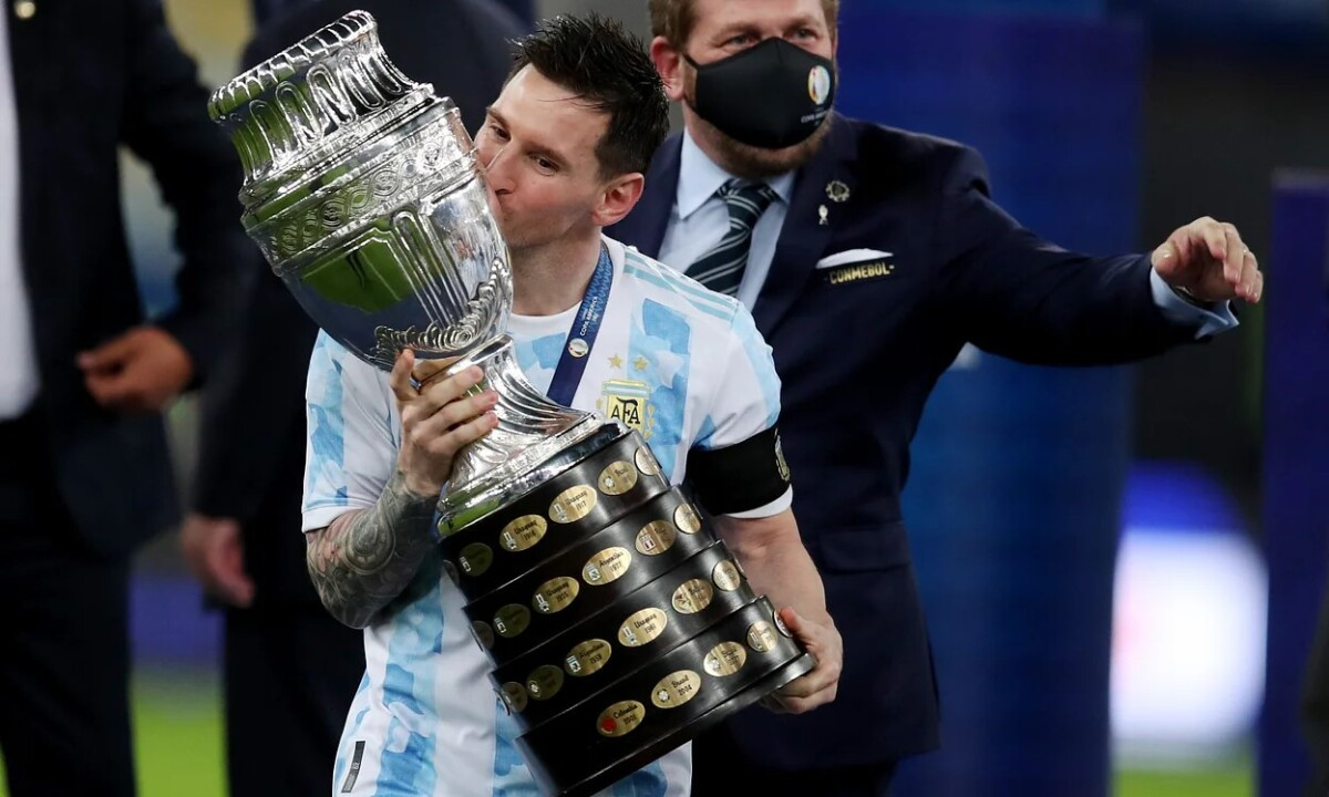 Messi sáng cửa giành Quả Bóng Vàng sau khi vô địch Copa America cùng Argentina. Ảnh: AFP.