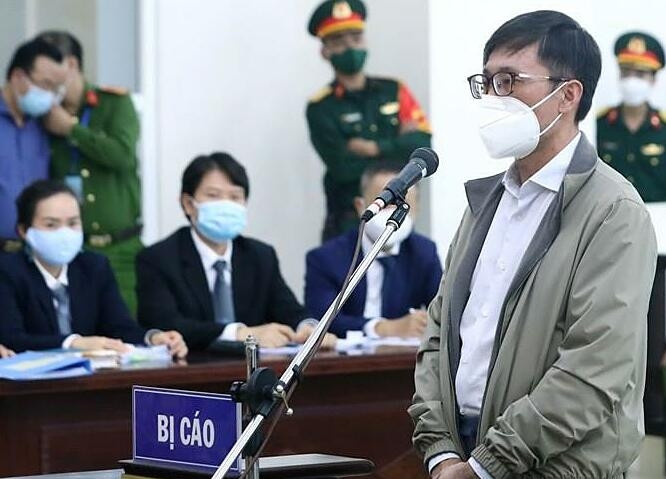 Bị cáo Nguyễn Duy Linh trong phiên xét xử ngày 5/11. Ảnh: TTXVN