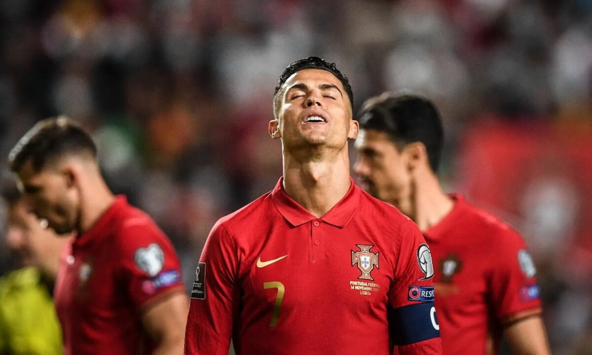 Ronaldo và đồng đội có nguy cơ vắng mặt tại World Cup 2022. Ảnh: Reuters.