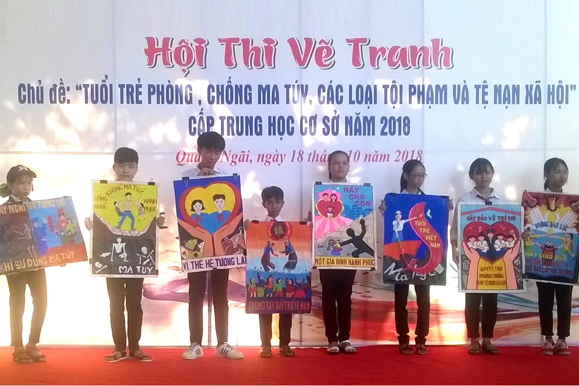 Thầy Nguyễn Minh Văn Trường THCS thị trấn Ba Tơ, huyện Ba Tơ, tỉnh Quảng Ngãi.