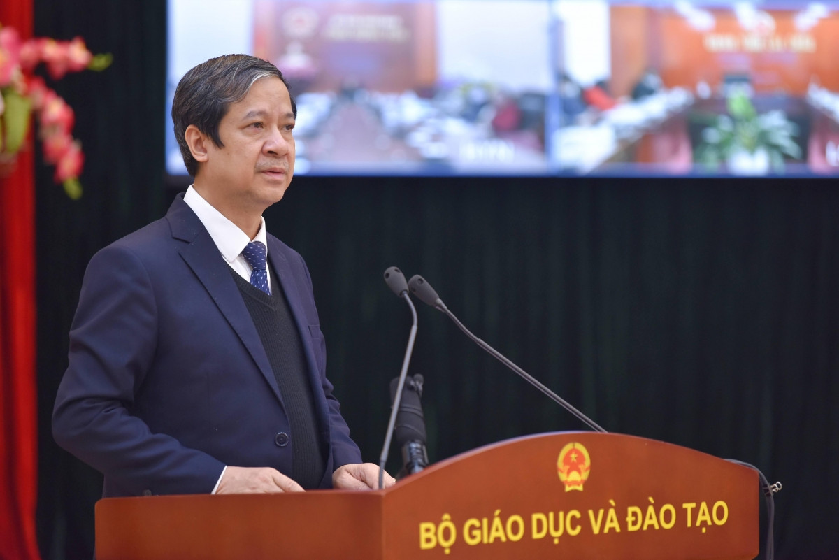Bộ trưởng Bộ GD-ĐT Nguyễn Kim Sơn yêu cầu các trường chuyên cần giáo dục toàn diện, quyết không chạy theo thành tích, huy chương.