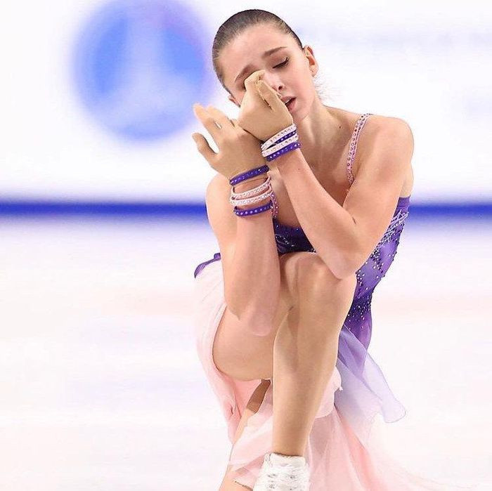 Thiên thần trượt băng Nga làm nên lịch sử tại Olympic Bắc Kinh - Hình 3