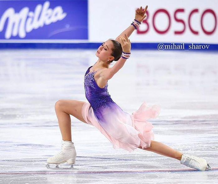 Thiên thần trượt băng Nga làm nên lịch sử tại Olympic Bắc Kinh - Hình 4