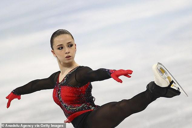 Nhan sắc 'vạn người mê' của nữ thần trượt băng Nga vừa thoát án doping ở Olympic mùa đông - 4