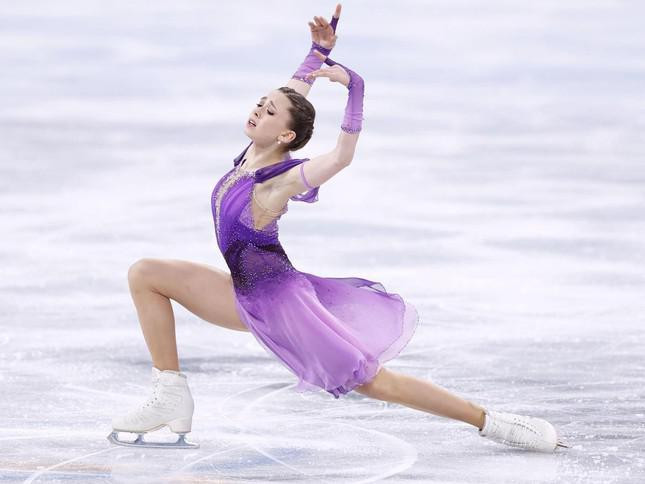 Nhan sắc 'vạn người mê' của nữ thần trượt băng Nga vừa thoát án doping ở Olympic mùa đông - 10