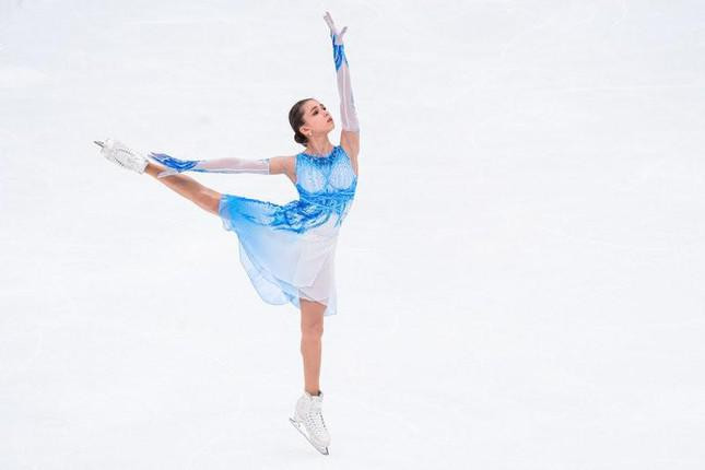 Nhan sắc 'vạn người mê' của nữ thần trượt băng Nga vừa thoát án doping ở Olympic mùa đông - 12