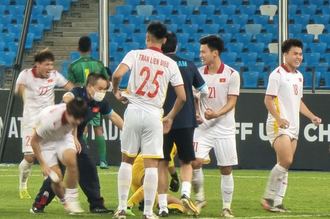CĐV Đông Nam Á thán phục tinh thần thi đấu của U23 Việt Nam - Ảnh 1.