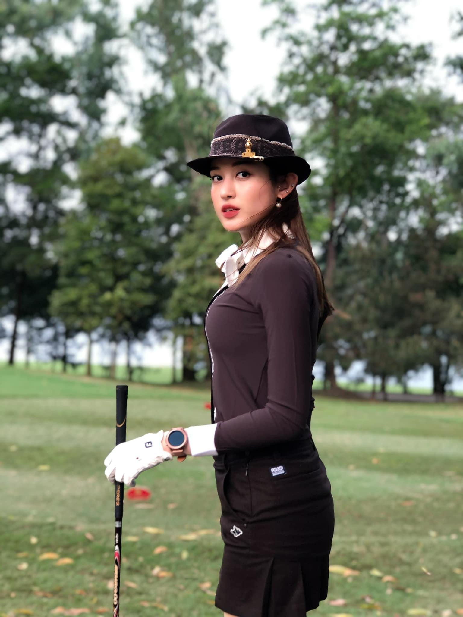 Ảnh: Hoa hậu, siêu mẫu Việt khoe sắc trên sân golf  - 9