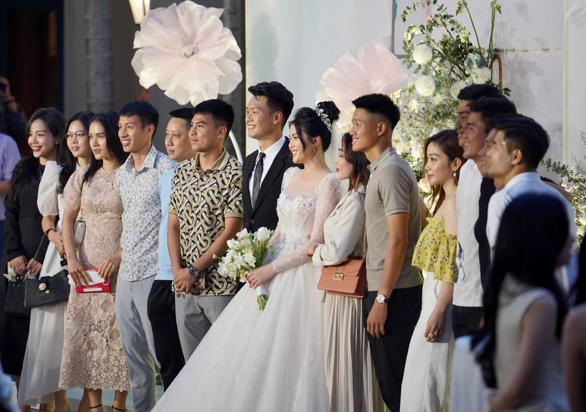 Dàn soái ca của ĐT Việt Nam tham dự đám cưới Thành Chung - Ảnh 16.