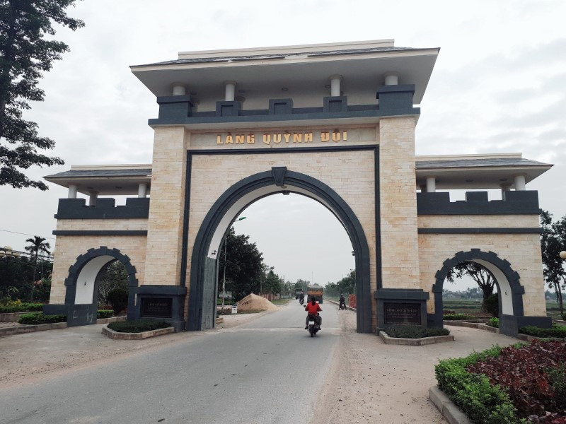 Cổng làng khoa bảng Quỳnh Đôi.