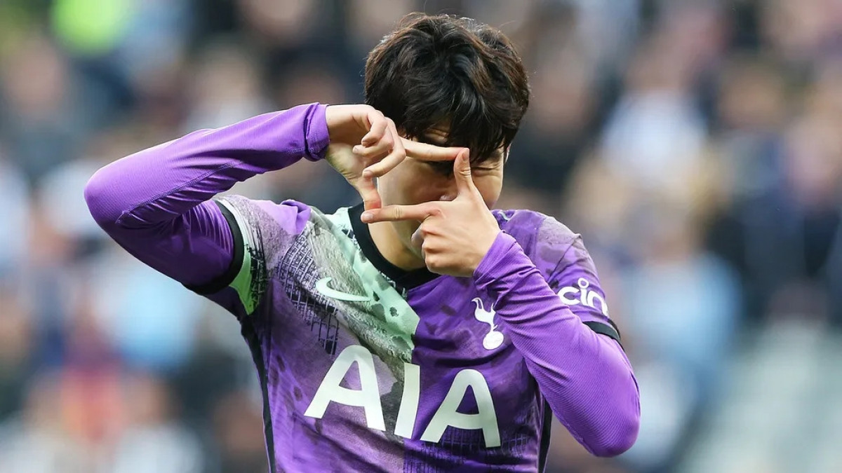 11. Son Heung-min | Tottenham | 17 bàn thắng (34 điểm).