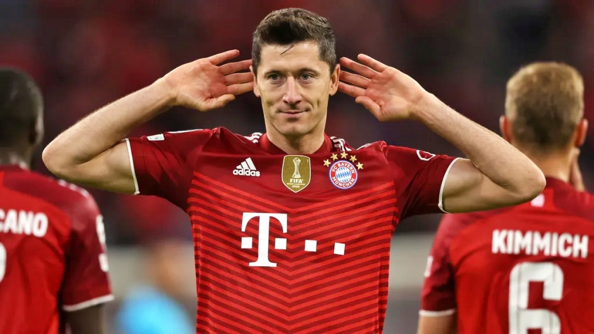 1. Robert Lewandowski | Bayern Munich | 32 bàn thắng (64 điểm).