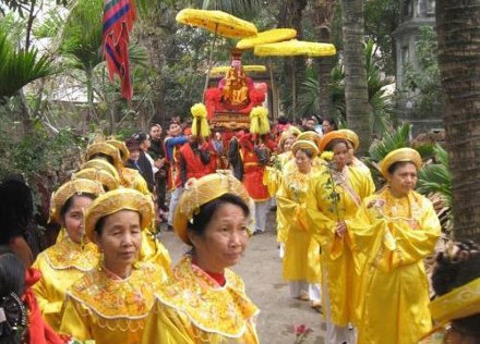 Lễ hội Dĩnh Kế - quê hương Trạng nguyên Giáp Hải vào tháng 3 âm lịch.