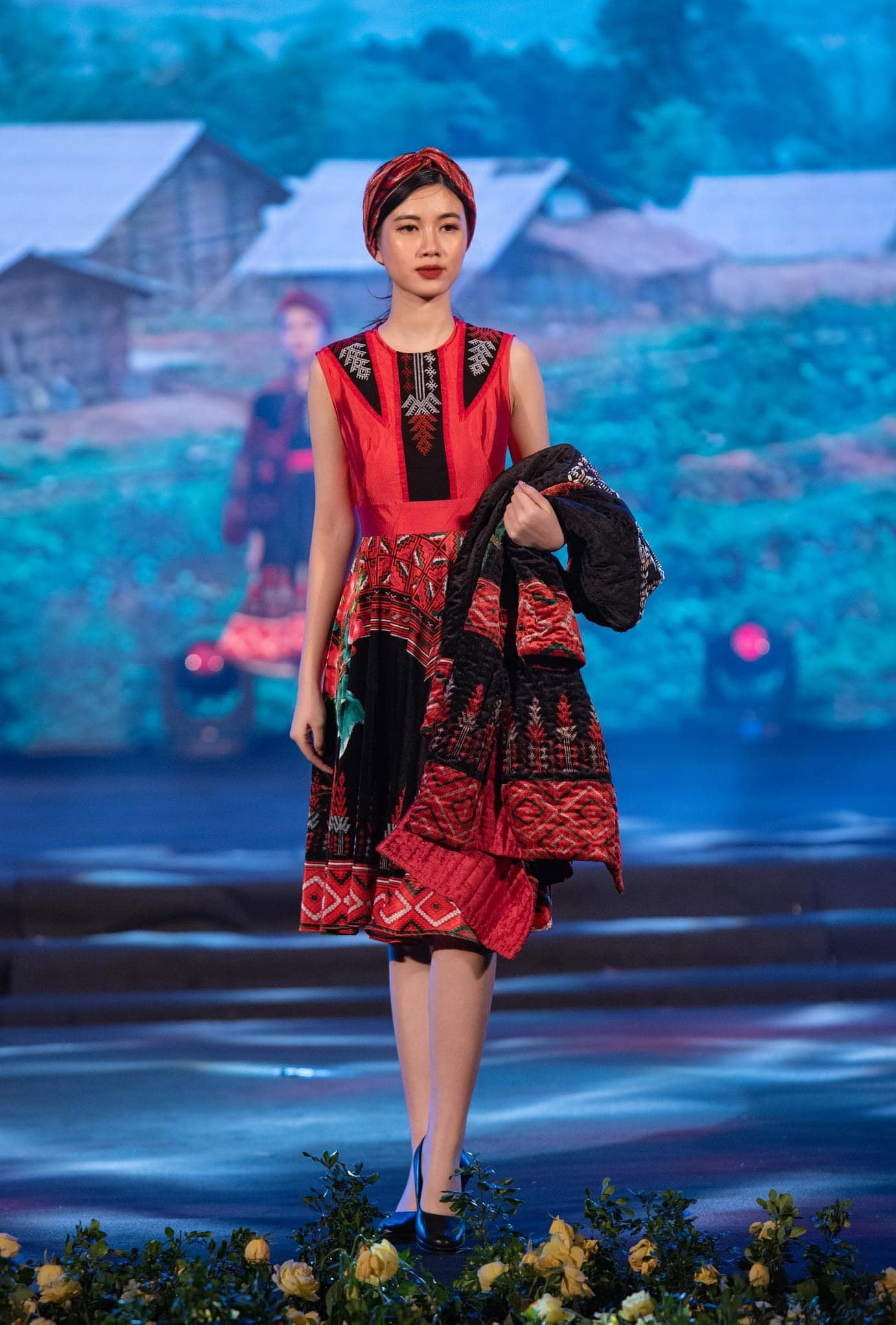 Thu Hoà cũng thử sức với công việc người mẫu, hoạt động chủ yếu tại Hà Nội. Hiện, người đẹp vẫn chưa tạo được nhiều ấn tượng sau 3 tập truyền hình thực tế dược lên sóng.