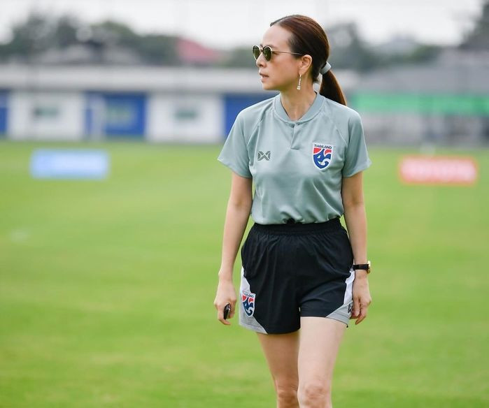 Madam Pang - Nữ trưởng đoàn U23 Thái Lan: Điều hành đế chế 98 tỷ USD - Ảnh 7.