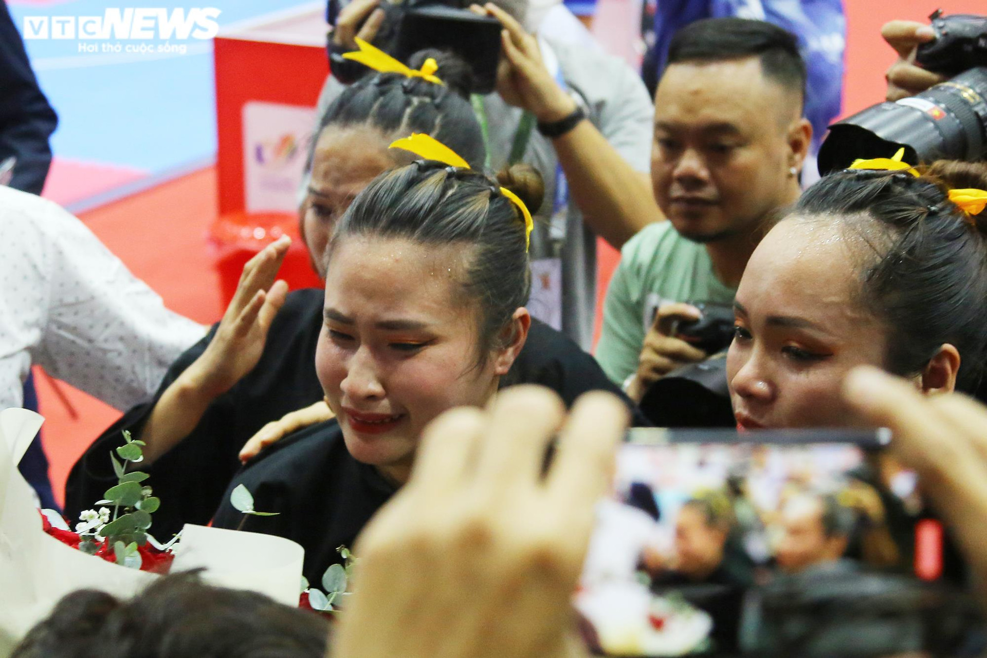 Võ sĩ Việt Nam bật khóc sau khi giành HCV SEA Games 31 - 4