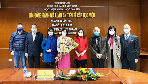 Trường ĐH Nguyễn Tất Thành đang xác minh luận án tiến sĩ của bà Phan Thị Ngàn - Ảnh 1.