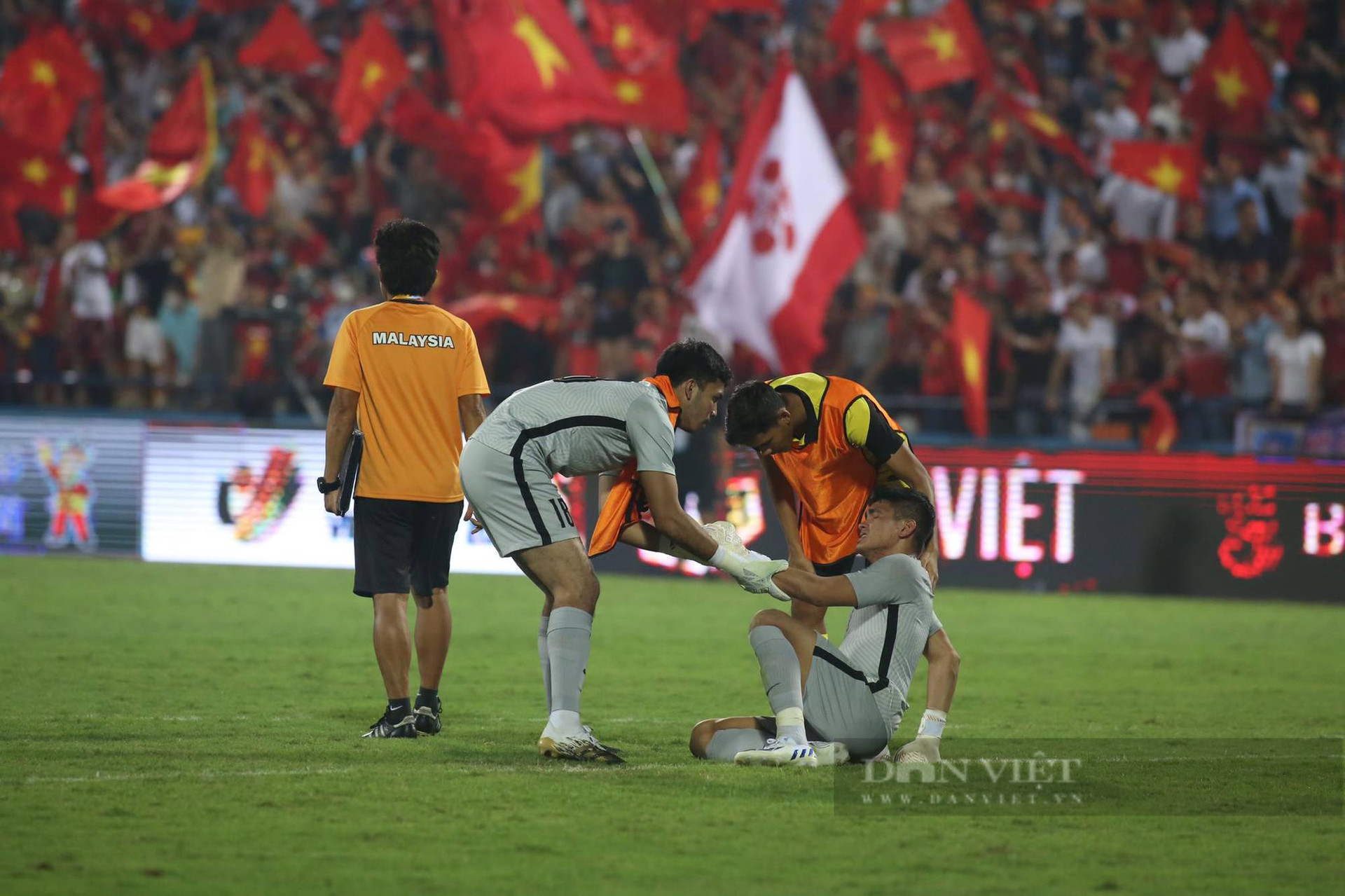U23 Malaysia bật khóc nức nở sau trận thua Việt Nam phút chót - Ảnh 5.