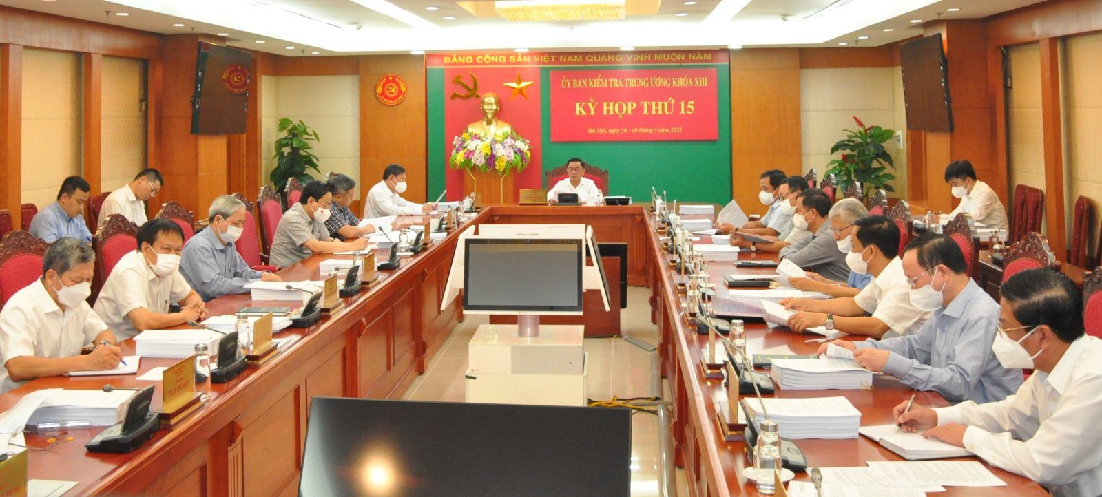 Kỷ luật cảnh cáo Thứ trưởng Bộ KH&CN Phạm Công Tạc và Thứ trưởng Bộ Y tế Nguyễn Trường Sơn - Ảnh 1.