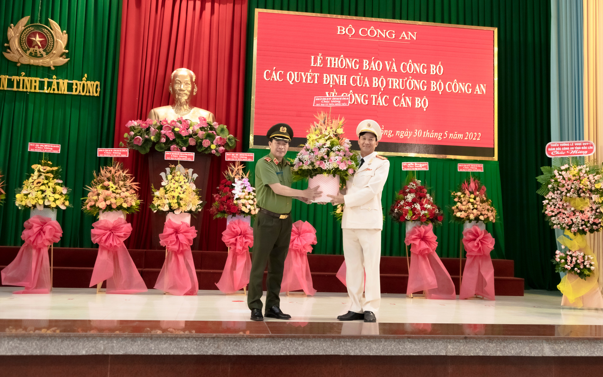 Giám đốc Công an tỉnh Lâm Đồng sang làm giám đốc Công an tỉnh Nam Định - Ảnh 1.