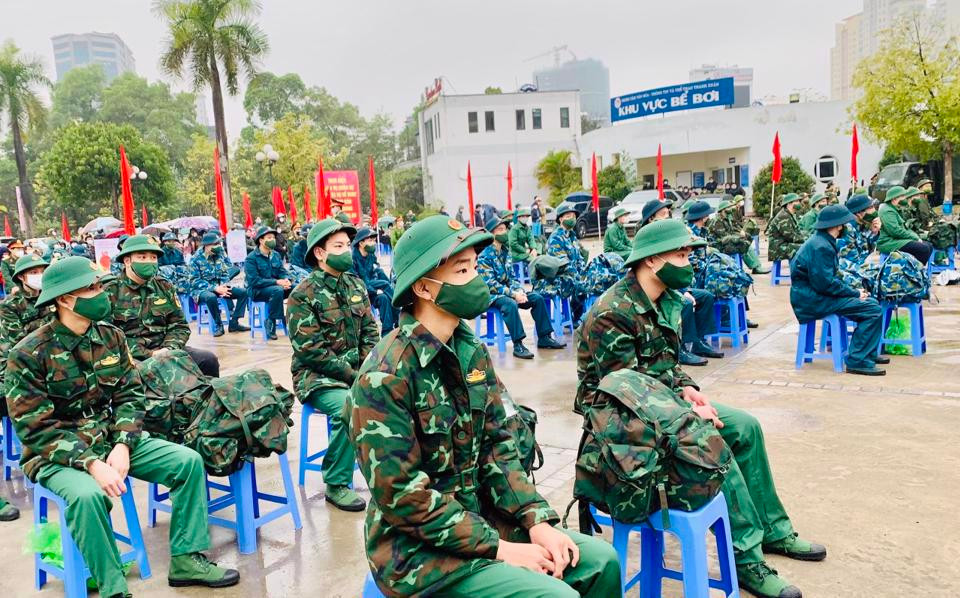Thanh niên quận Thanh Xuân lên đường nhập ngũ