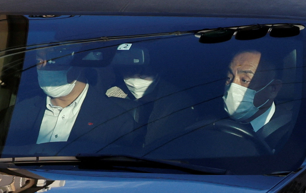 Sáng nay 9-7, xe tang đưa cựu thủ tướng Nhật Bản Abe Shinzo rời bệnh viện về nhà ở Tokyo - Ảnh 2.