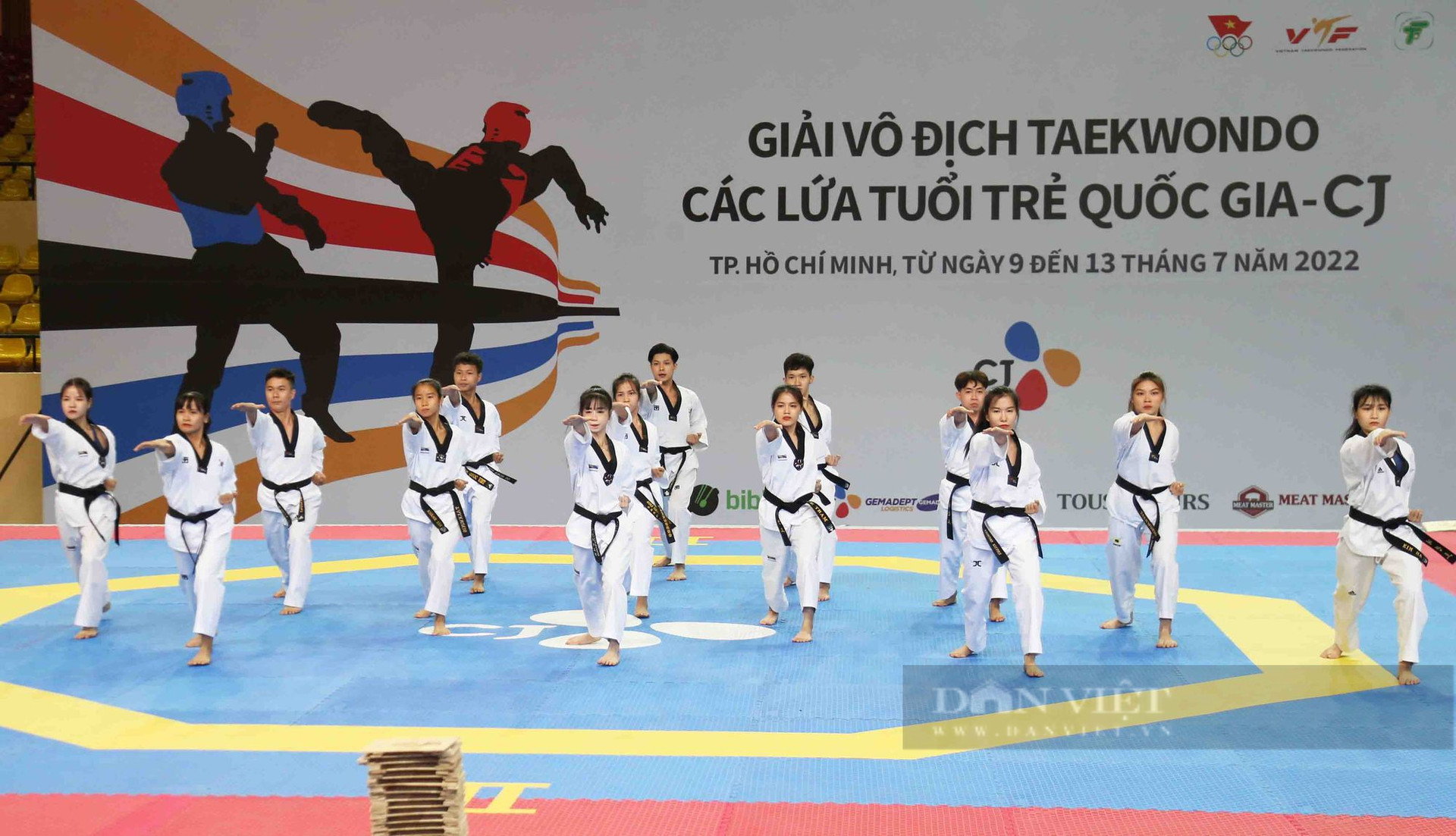 Châu Tuyết Vân khuấy động Giải Taekwondo các lứa tuổi trẻ toàn quốc 2022 - Ảnh 4.