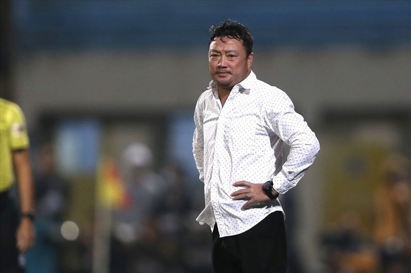 HLV Trương Việt Hoàng thôi dẫn dắt Viettel FC, xuống làm việc tại đội trẻ