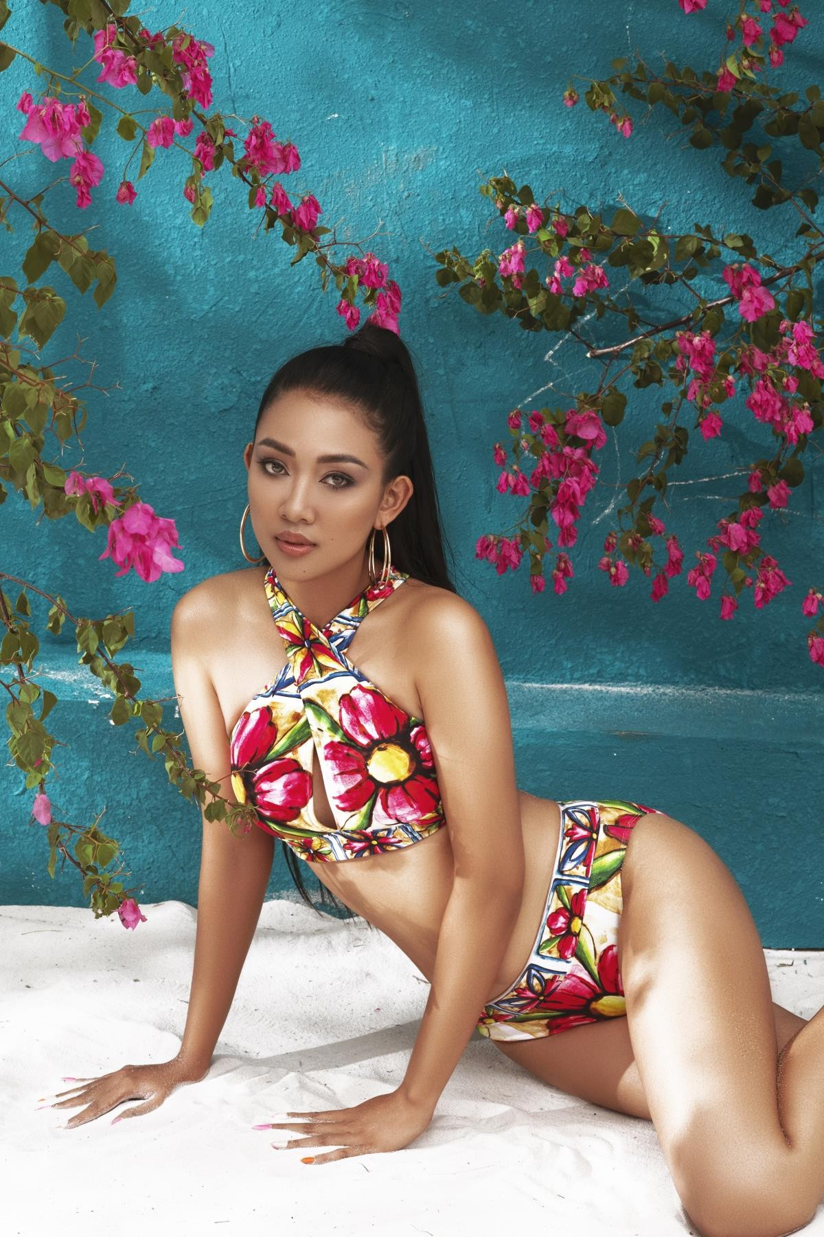 Ảnh bikini nóng bỏng của thí sinh Hoa hậu Các dân tộc Việt Nam - 8