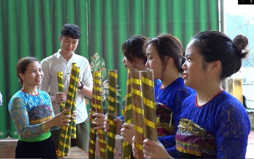 Cô giáo dân tộc Thái và nhiệt huyết 'gieo chữ' cho học sinh đồng bào ảnh 2