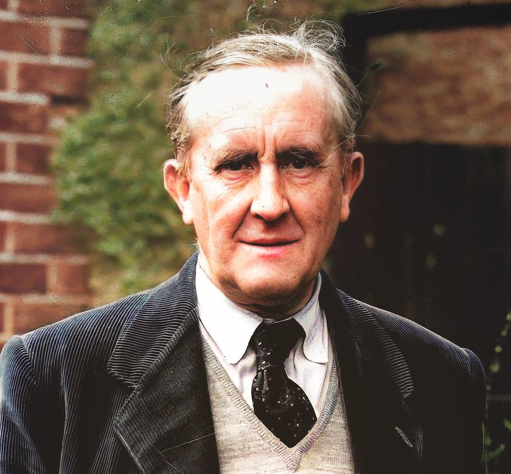 chan-dung-tolkien(1).png