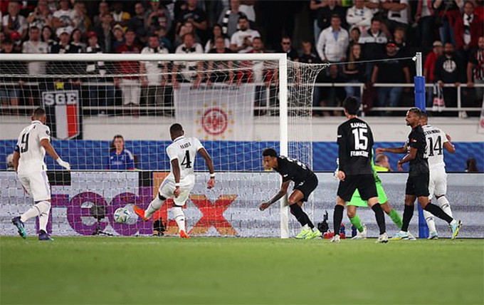 Thắng dễ Frankfurt, Real Madrid giành Siêu cúp châu Âu - Ảnh 1.