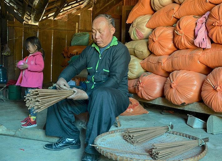 Người Mông Mường Phăng giữ nghề truyền thống ảnh 3