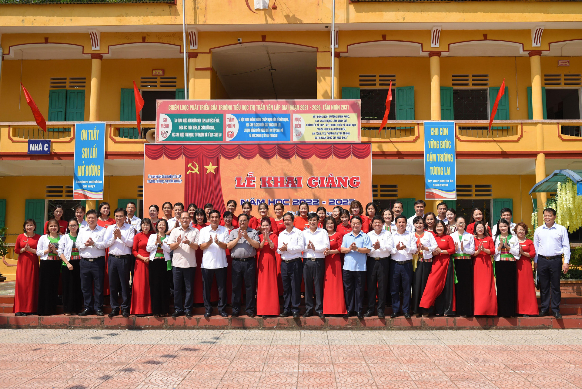 Thủ tướng kiểm tra công tác chuẩn bị năm học mới tại Phú Thọ ảnh 1