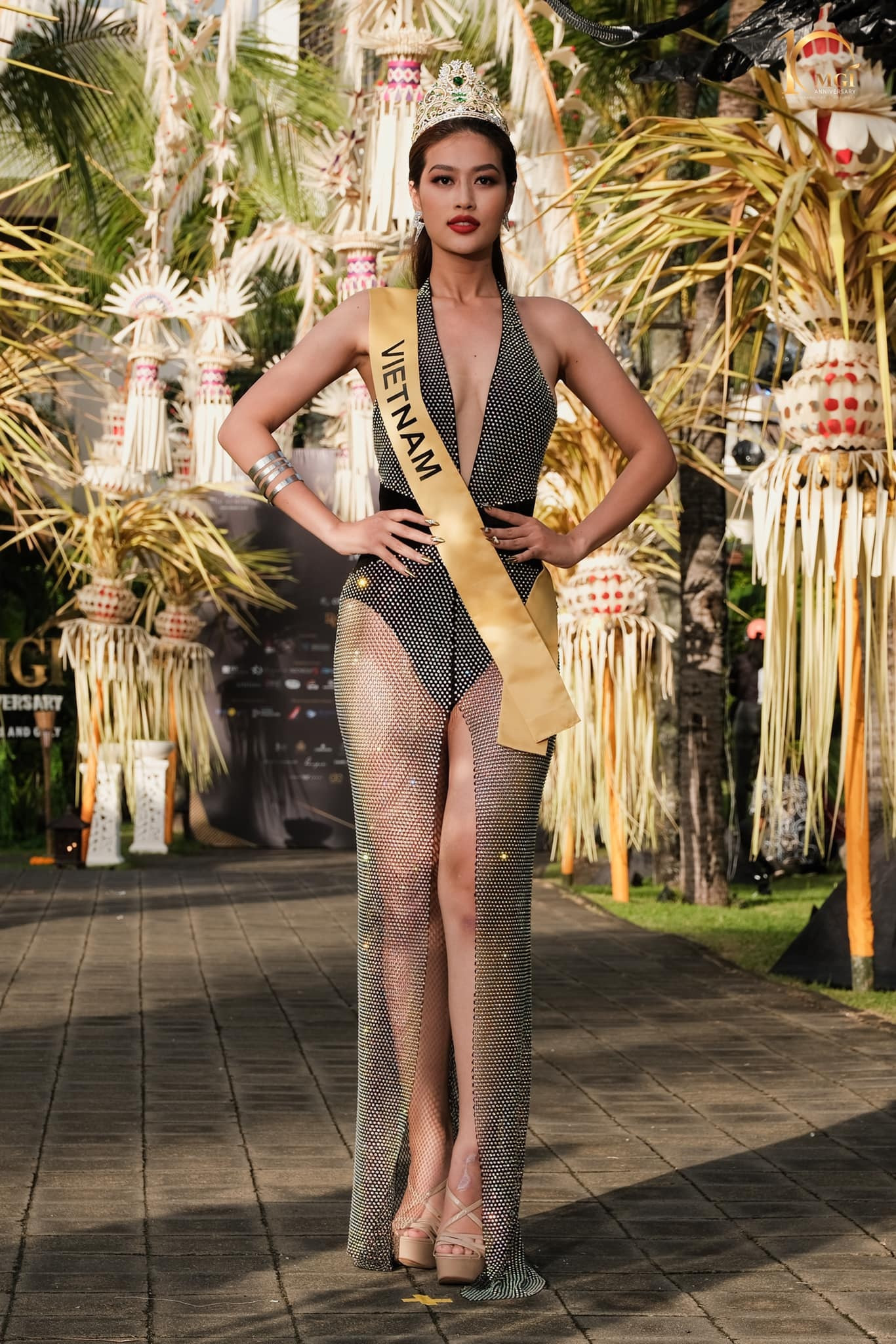 Người đẹp Campuchia xin lỗi đương kim Hoa hậu Thùy Tiên - 13