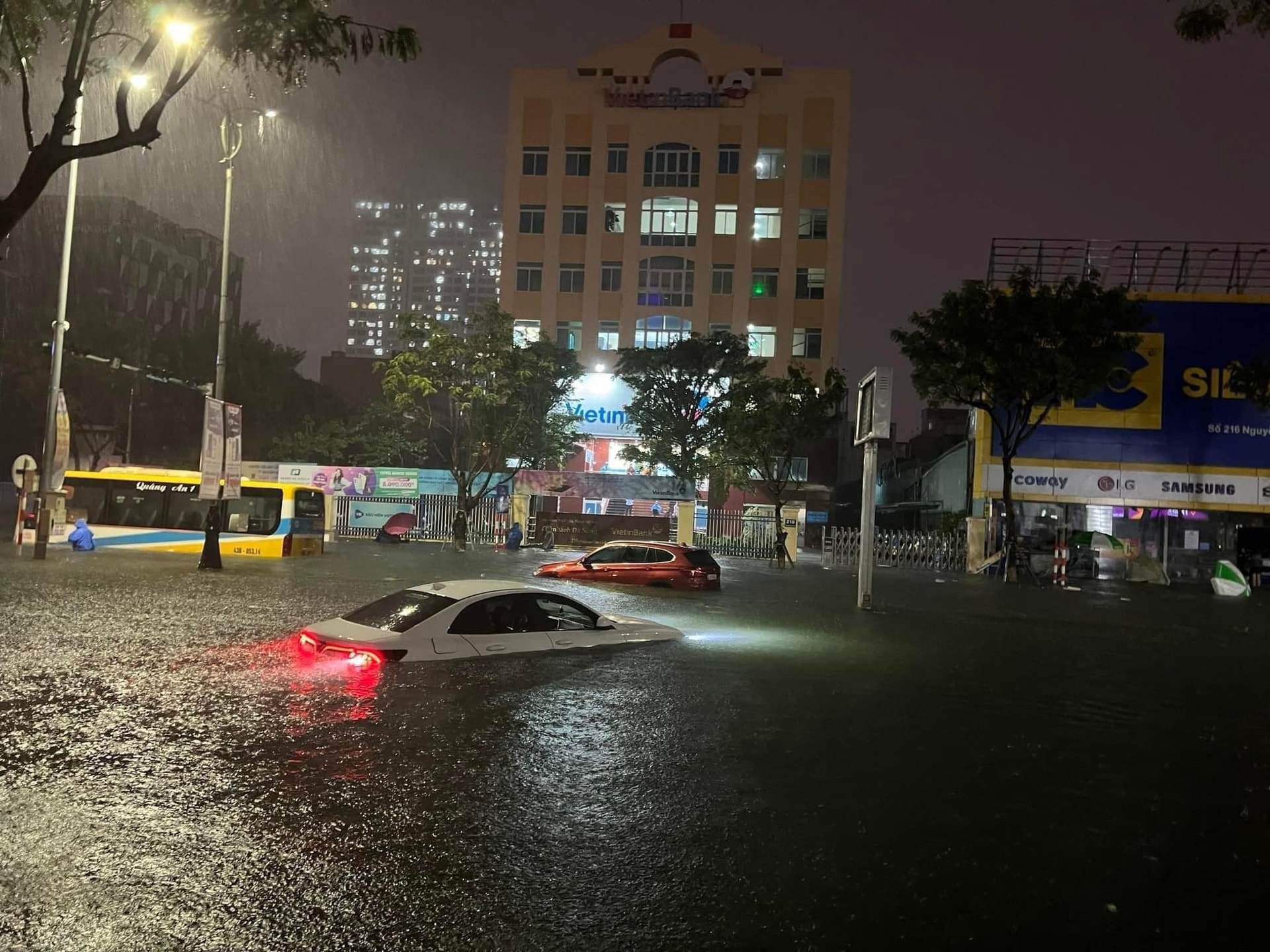 mua bao Da Nang anh 6