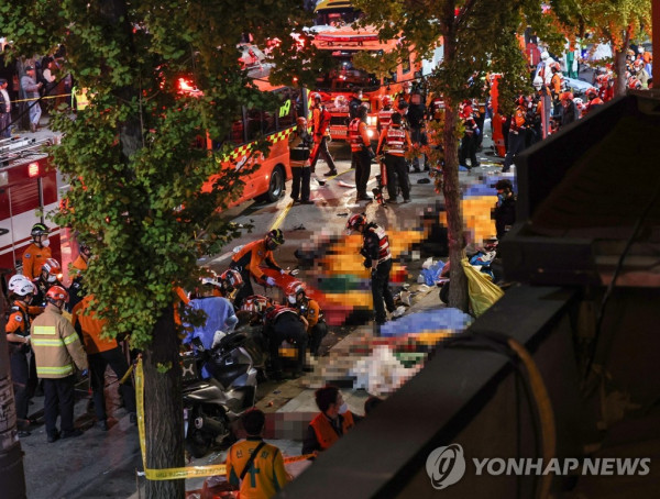 Hiện trường vụ giẫm đạp tại Seoul khiến ít nhất 149 người chết  -0