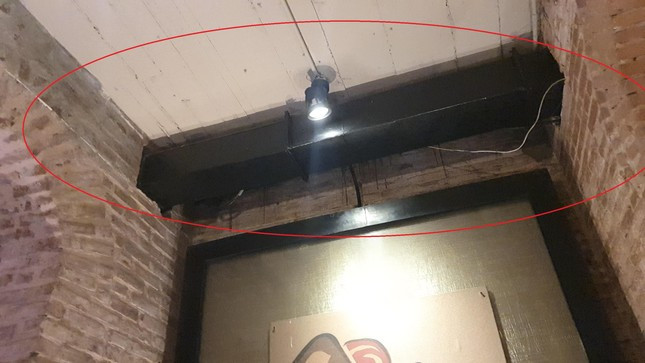Cận cảnh hầm Nhà hát Lớn Hà Nội bị biến thành nơi bán cà phê, có dấu hiệu đục phá ảnh 6