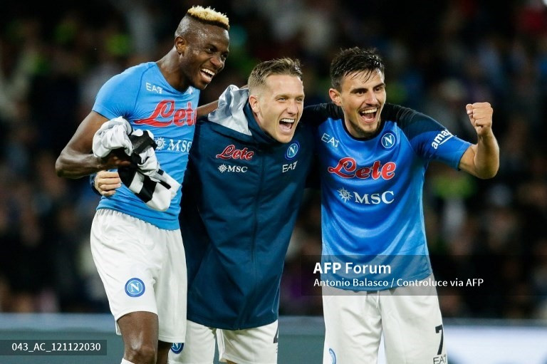 Napoli đang độc chiếm ngôi đầu Serie A sau 15 vòng đấu.  Ảnh: AFP