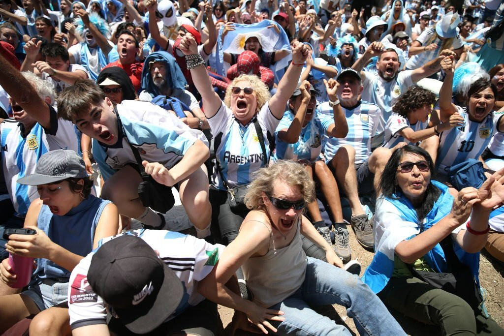 Chùm ảnh: CĐV Argentina ăn mừng chức vô địch World Cup tại Buenos Aires - Ảnh 8.