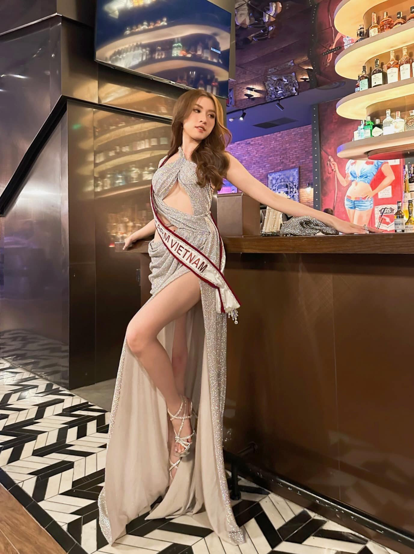 Lối ăn mặc gợi cảm của Thanh Thanh Huyền tại Miss Charm 2023 - 2