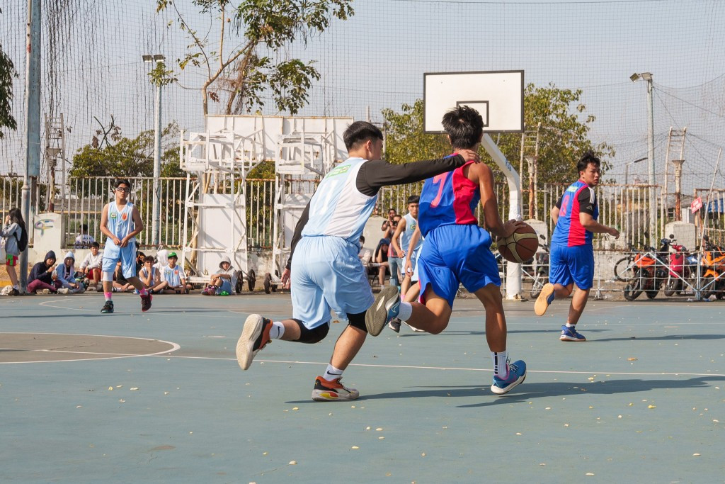 Ngay từ chính các sân chơi thể thao học đường, các em có thể rèn luyện được ý chí bền bỉ – yếu tố góp phần làm nên thành công trong cuộc sống