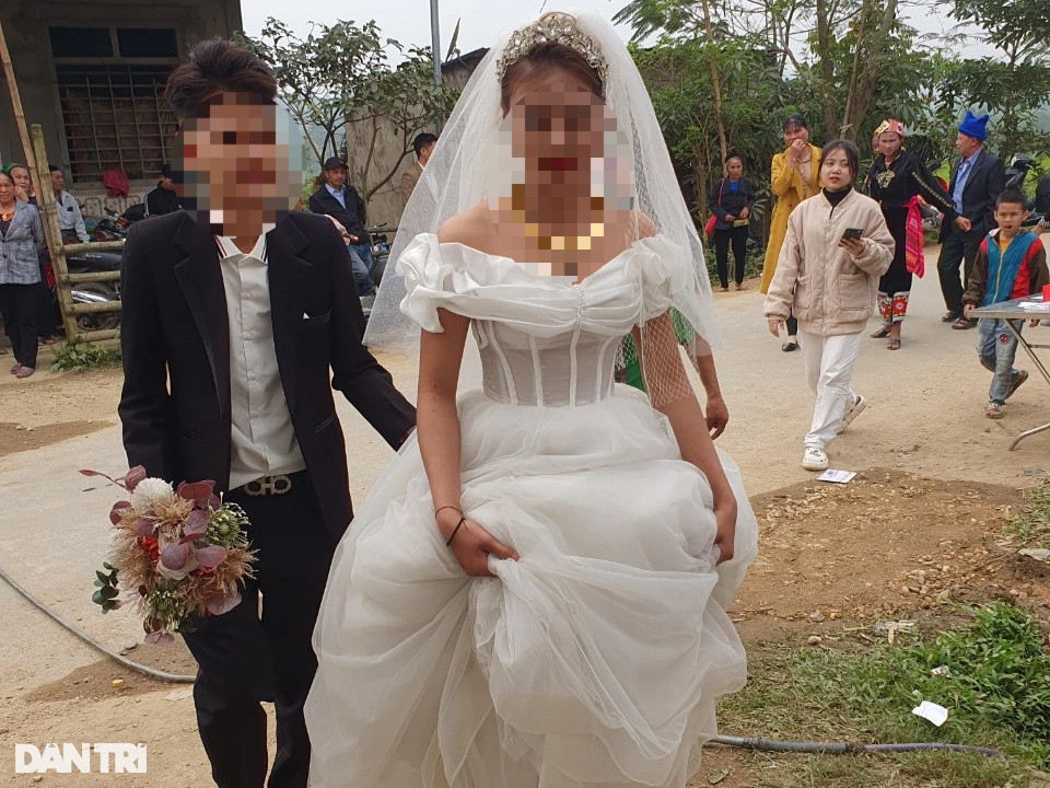 Xôn xao đám cưới của cặp đôi đồng tính ở miền tây xứ Nghệ - 1