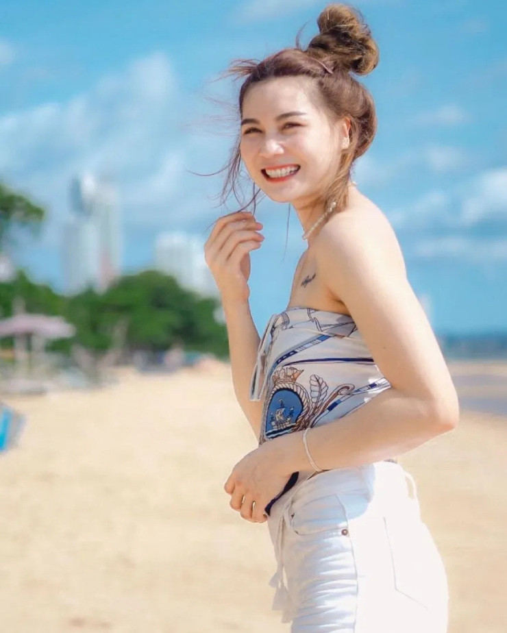 “Thiên thần” bóng chuyền Thái Lan gây sốt với bikini trắng muốt - 9