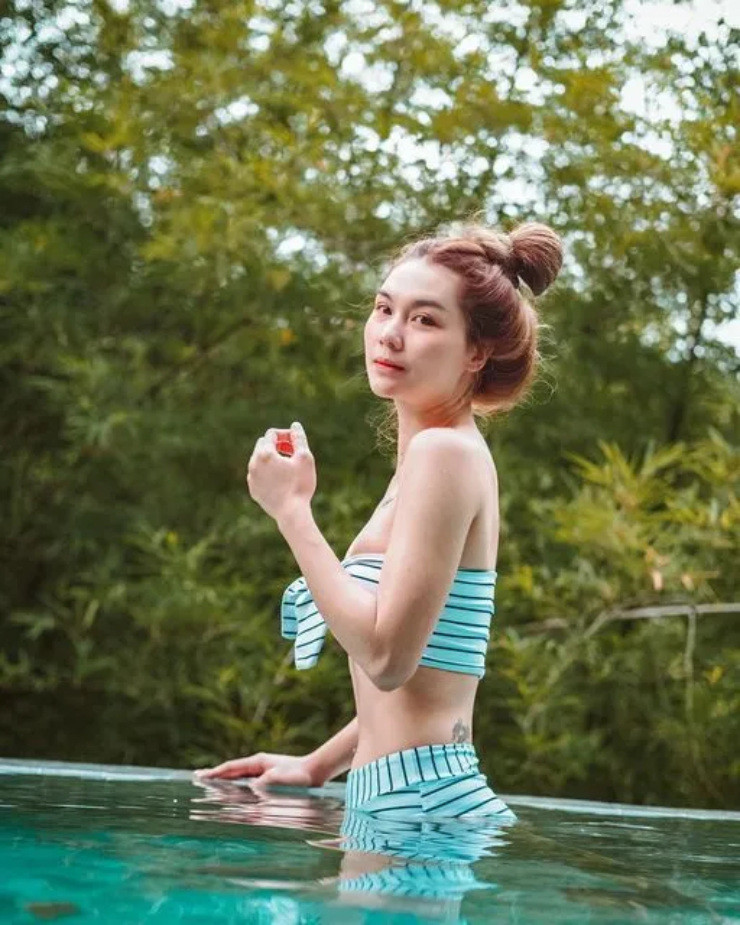 “Thiên thần” bóng chuyền Thái Lan gây sốt với bikini trắng muốt - 4