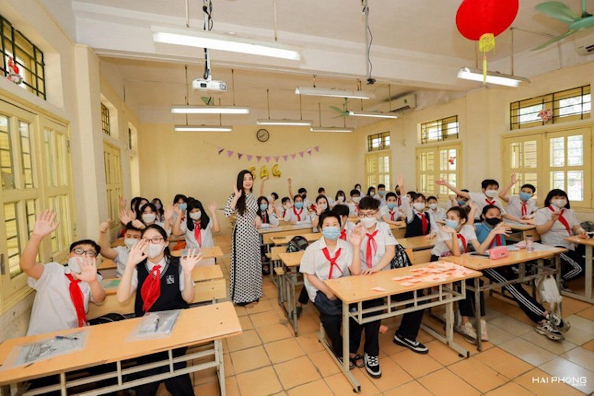 Vì sao hơn 1.000 giáo viên ở Hà Nội xin thôi việc, chuyển công tác? - 1