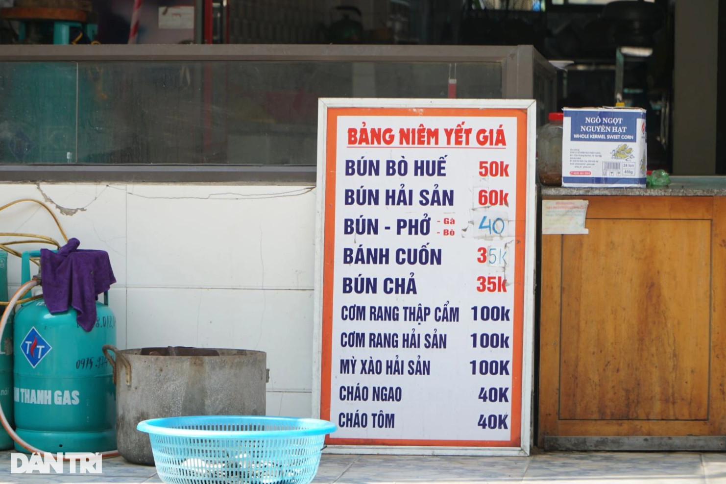 Vụ suất bún 35.000 đồng chỉ có 2 cái chả ở Sầm Sơn: Xử phạt quán ăn - 2