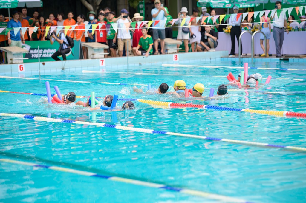Nestlé MILO đồng hành cùng giải bơi “Đường đua xanh” 2023