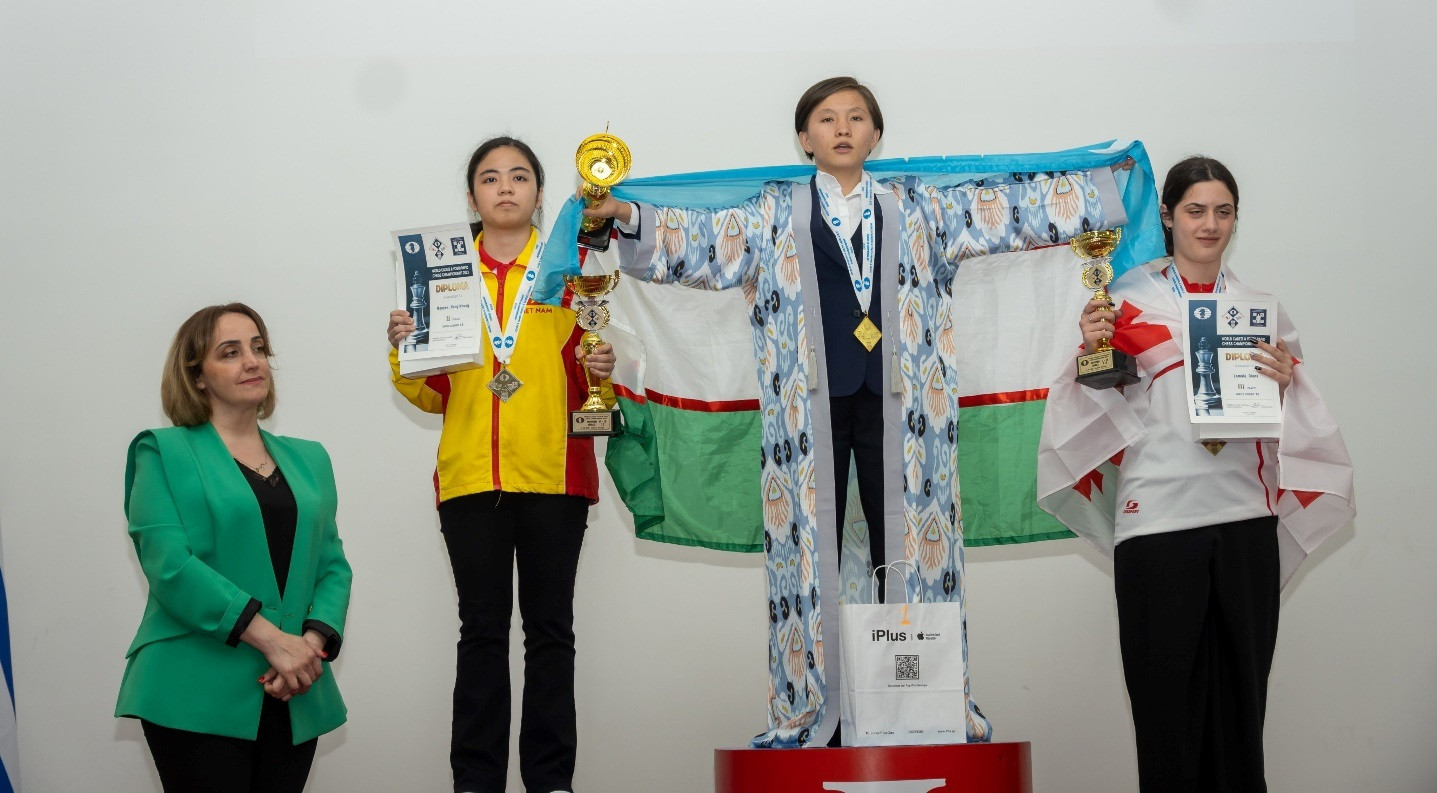 Nữ sinh giành 5 huy chương cờ vua thế giới, thi đỗ 4 trường chuyên - 1